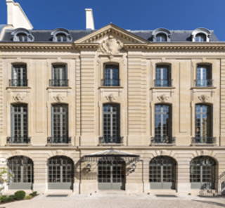 Bureau privé 430 m² 40 postes Coworking Rue de Martignac Paris 75007 - photo 1